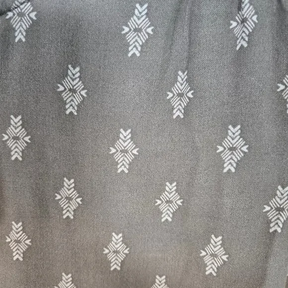 Mudd Women's Boho Top. Size Medium. Green And Cream Color. - Picture 6 of 10